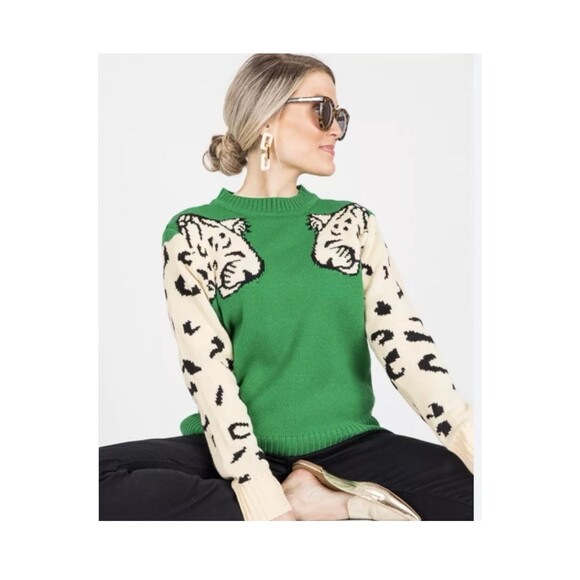 Size small Soft Knit Leopard Sleeve Print Sweater women’s shirt - Picture 1 of 4